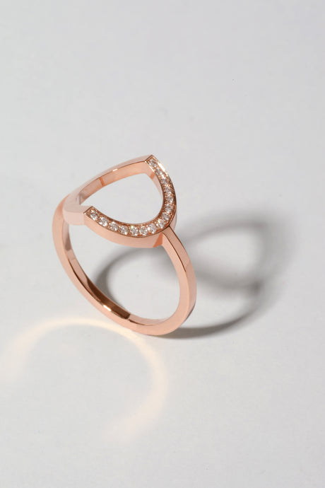 LE SECRET Bague Or rose 18k demi-pavé - Maison Mouche bijoux classiques pas classiques
