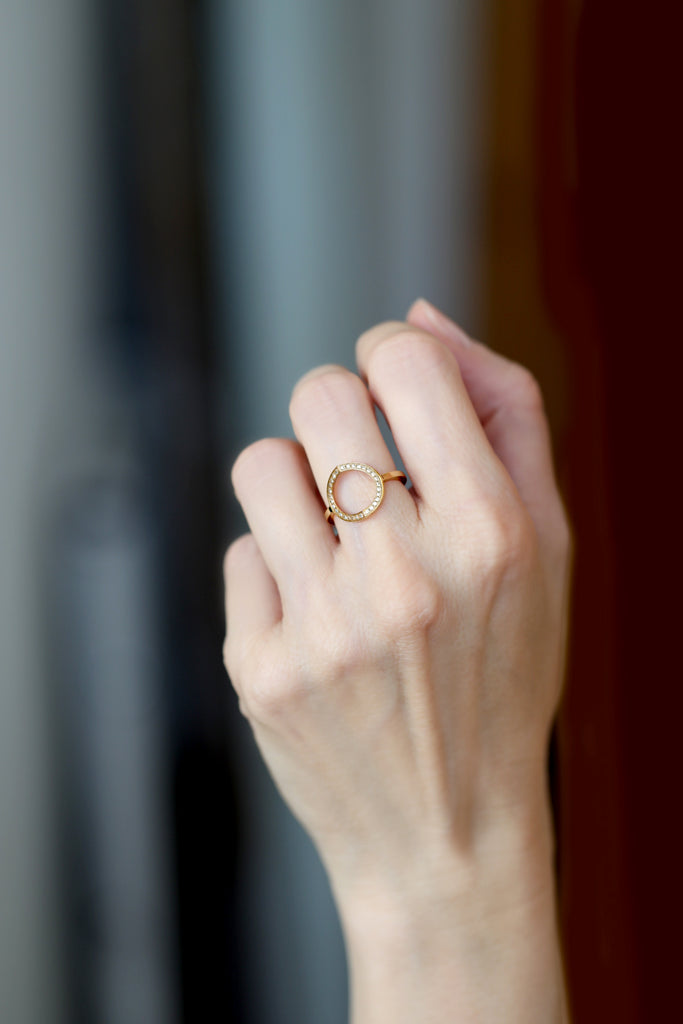 LE SECRET Bague Or jaune 18k tout pavé - Maison Mouche bijoux classiques pas classiques