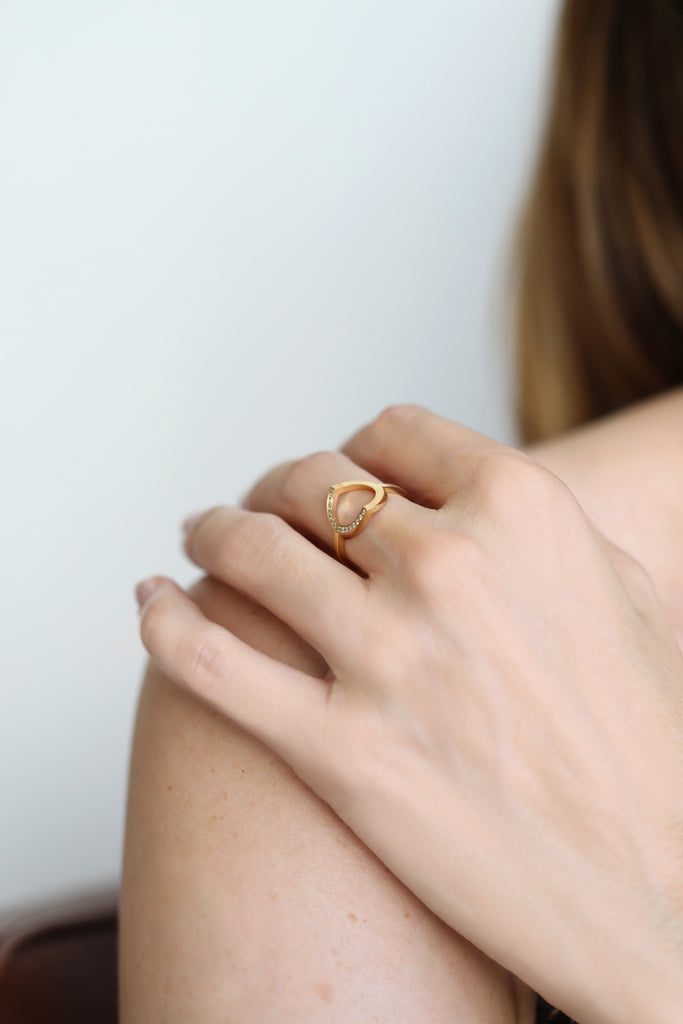 LE SECRET Bague Or jaune 18k demi-pavé - Maison Mouche bijoux classiques pas classiques